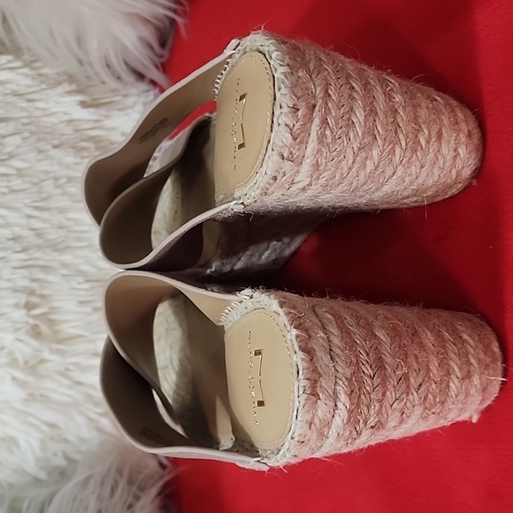 MARC FISHER SANDALS - Picture 6 of 12